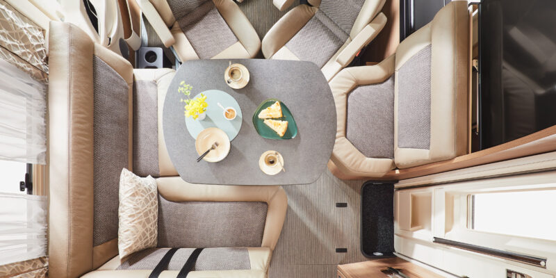 2020_tourer-i-149-MB_Sitzgruppe_vo