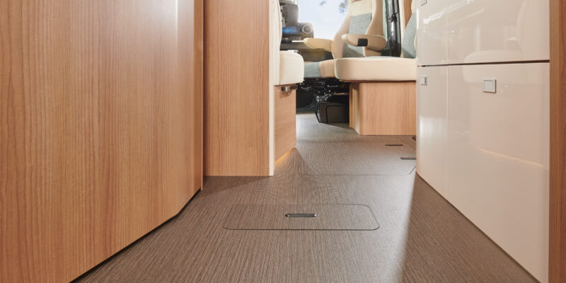 RET-2020-tourer-T143_wohnraumboden-stufenlos