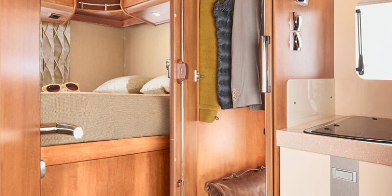 RET-2020_c-line-4.2_Kleiderschrank