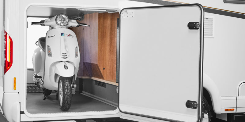 RET-2020_c-tourer-141LE_Heckgarage