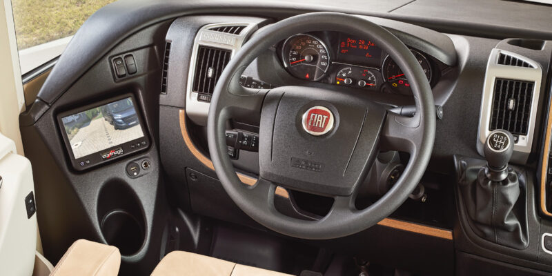 RET-2020_tourer-i144QB_armaturenbrett