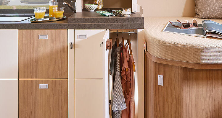 csm_van-interieur-universal-hochschrank_firstclasstwomrooms_640lerb_v1_9eb701b30d