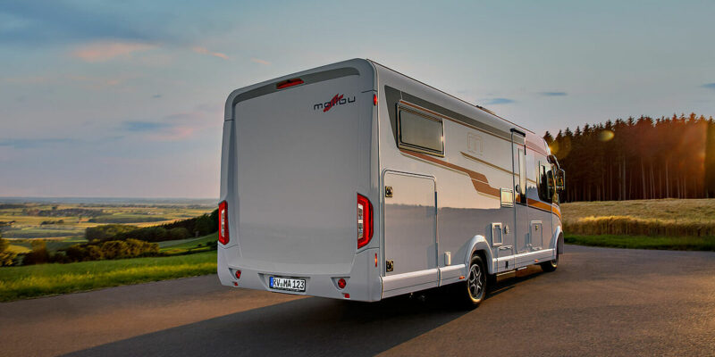 csm_wohnmobil-exterieur-integriert_i490le_fahraufnahme_v4_ed4561b76a