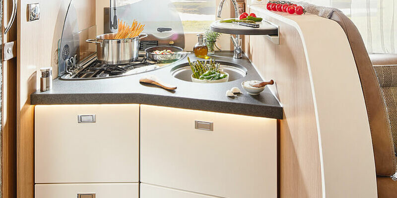 csm_wohnmobil-interieur-winkelkueche_440le_59a67824d1