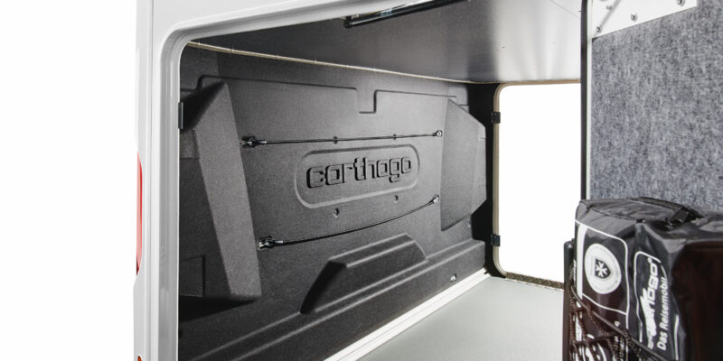 2020_c-line-4.9-MB_C-Branding-Heckgarage-leer