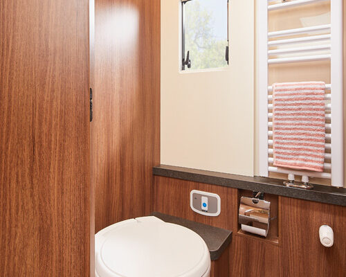 2020_e-line-64QB-MB_XL-Toilettenraum