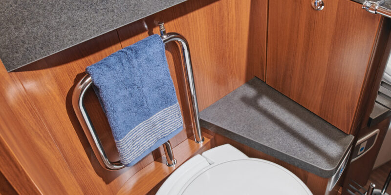 2020_liner-for-two-53-Iveco-Handtuchtrockner