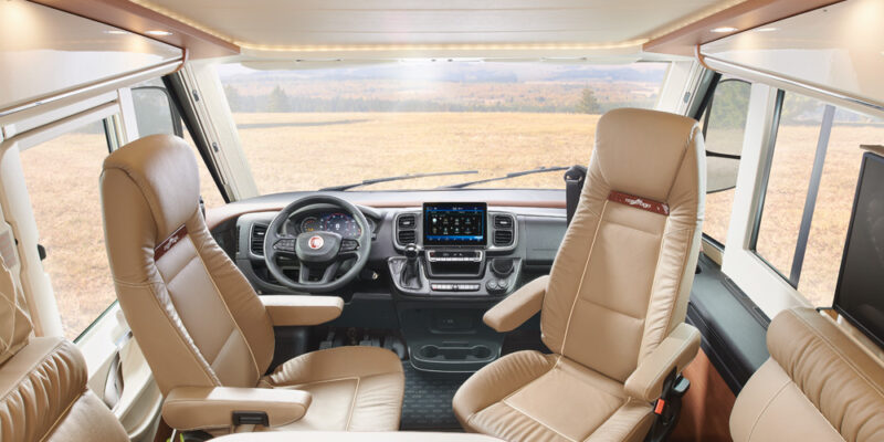 2021_C-Line-4.9-LE_Armaturenbrett-hv