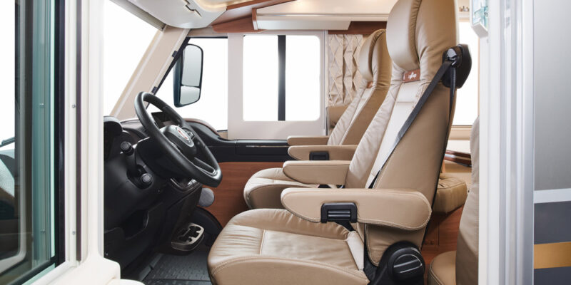 2021_C-Line-4.9-LE_Pilotensitz