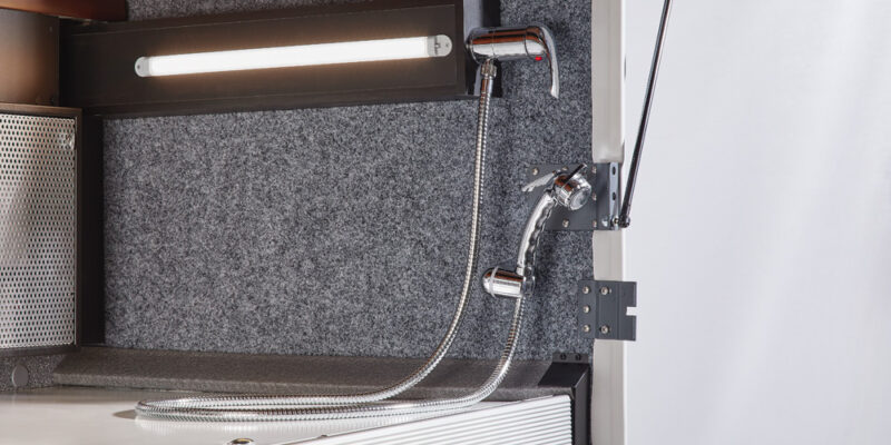 2021_Carthago_Liner-for-Two-53L-Iveco_Aussendusche