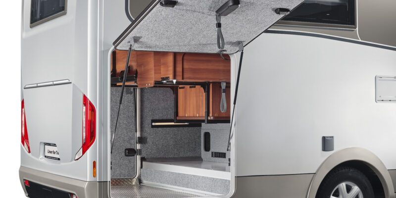 2021_Carthago_Liner-for-Two-53L-Iveco_Rollengarage-BFS-V1