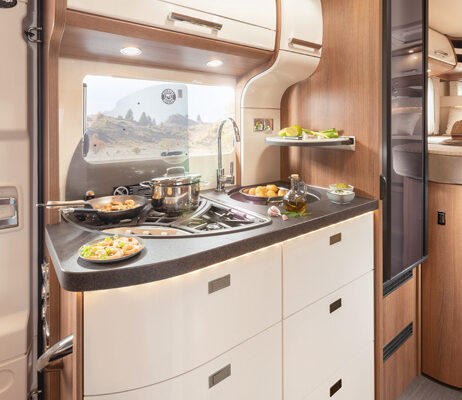 2021_tourer-141-LE-Seitenkueche