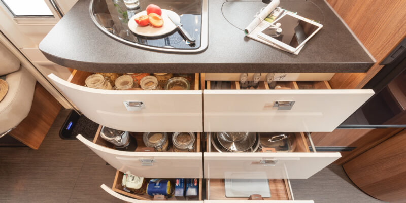 2021_tourer-141-LE_Kuechen-Schubladen