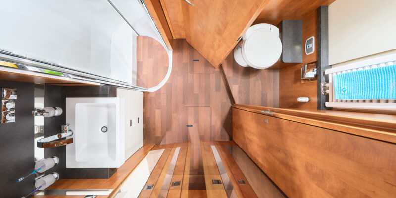 RET-2021_c-line-6.2XL-QB_Umkleide_vo-V3