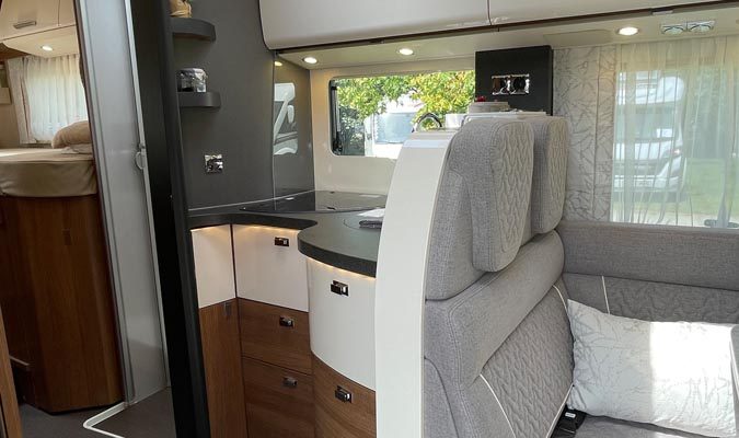 Carthago c-tourer i 145 LE Superior Fiat (40)