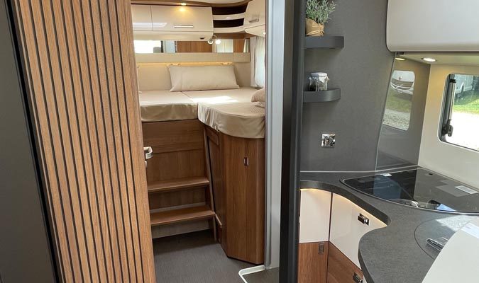 Carthago c-tourer i 145 LE Superior Fiat (41)