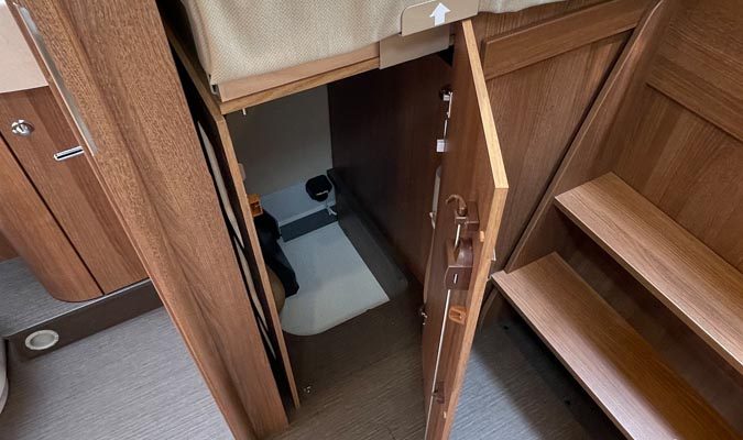 Carthago c-tourer i 145 LE Superior Fiat (51)