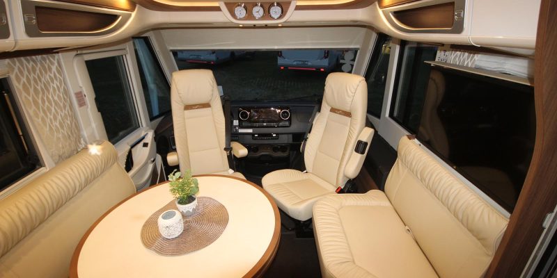 Carthago e-line I 51 QB DA Mercedes (13)