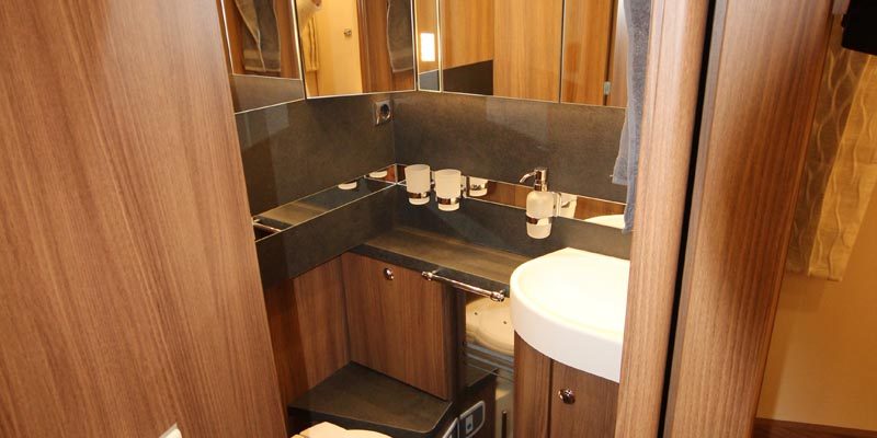 Carthago e-line I 51 QB DA Mercedes (17)