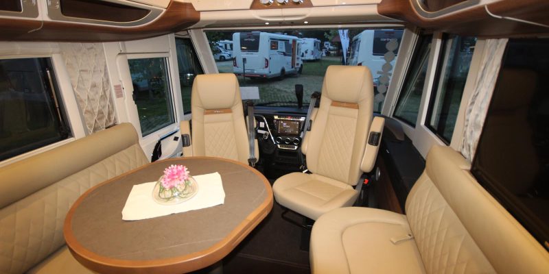 Carthago s-plus I 61 XL LE Iveco (12)