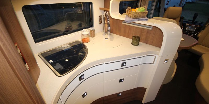 Carthago s-plus I 61 XL LE Iveco (25)