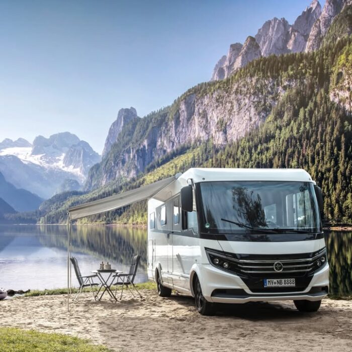 Fernweh trifft Freiheit! 🚐✨ Stell dir vor: Du wachst auf mit Blick auf den See, die Berge im Rücken und nichts als pure Entspannung vor dir.Erlebe dieses Gefühl mit dem iSmove von Niesmann+Bischoff – kompakt, luxuriös und gemacht für unvergessliche Reisen. Jetzt bei uns entdecken!Hier geht´s zu den lagernden Fahrzeugen:https://www.camping-world.at/fahrzeuge/fahrzeugtyp-neu/hersteller-niesmann-bischoff/lieferstatus-lagernd/?ordr=date-desc